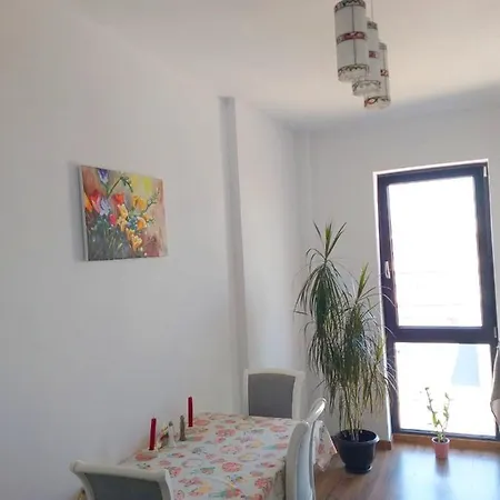 Apartament Untold